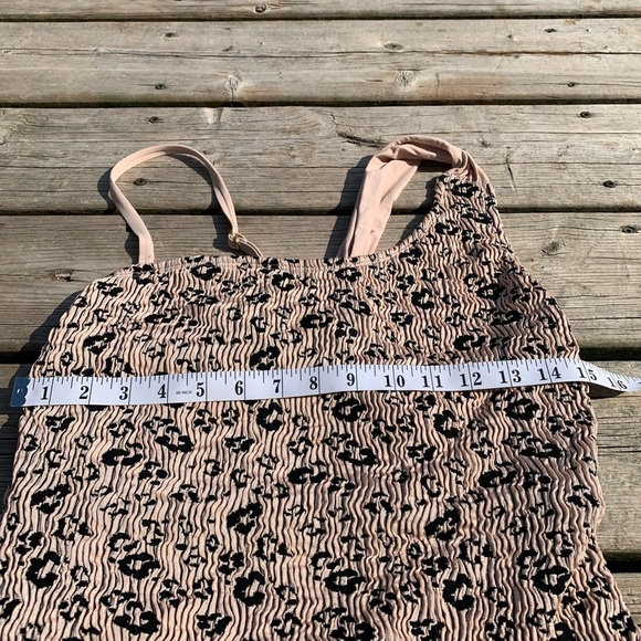 💛 Time and Tru Womens XL Black & Tan Textured Leopard Print One Piece Swimsuit - Picture 3 of 6